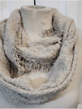 Cozy Bouclé Infinity Scarf in Light Beige